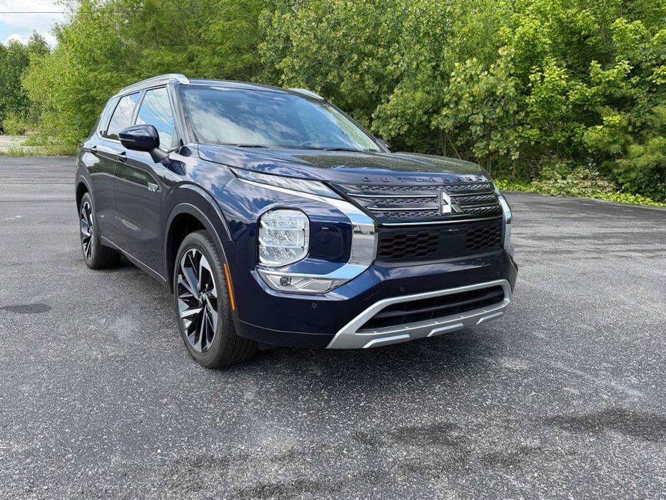 Mitsubishi Outlander PHEV SEL      2023