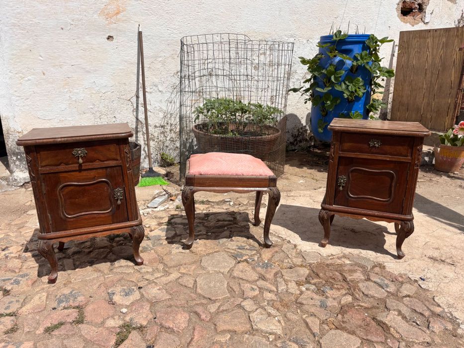 Conjunto de Quarto Antigo Completo – Elegância e Charme Clássico