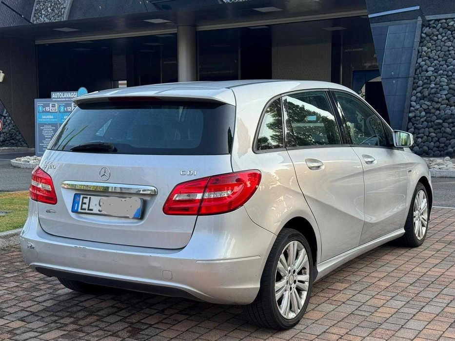 Mercedes  B klasa 1.8cdi  Posiadam  inne  auta  z  włoch  całe  i uszkodzone