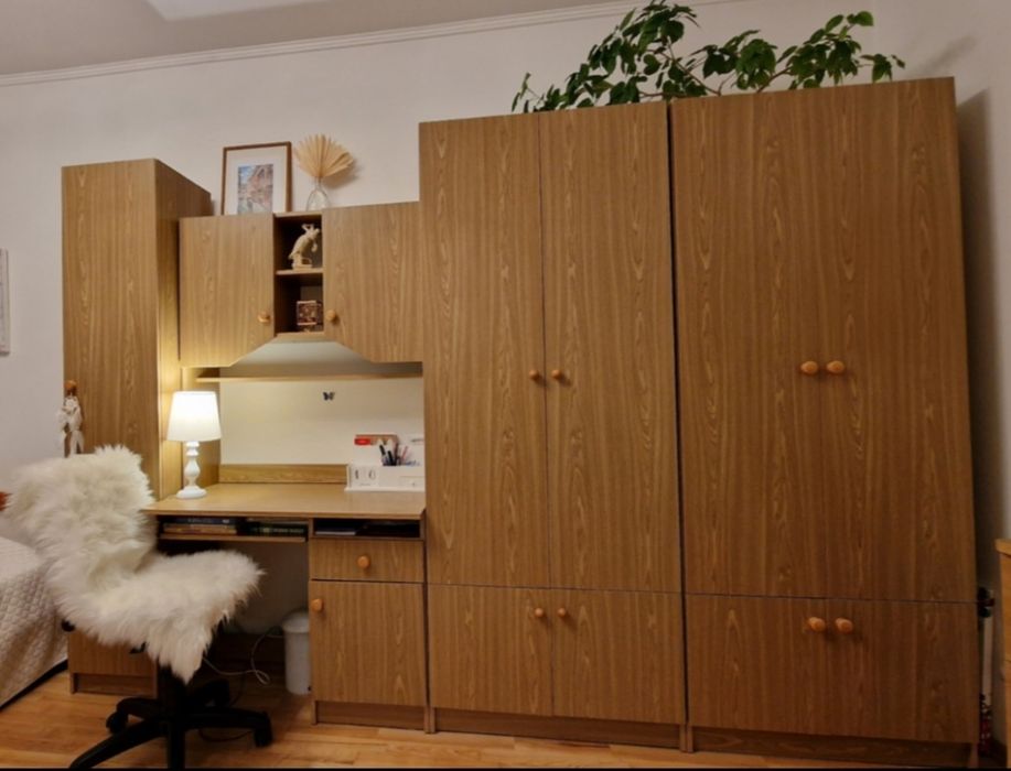 Меблі в дитячу шафа письмовий стіл