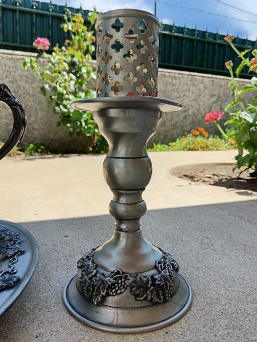 Terrina com prato e castiçais em estanho