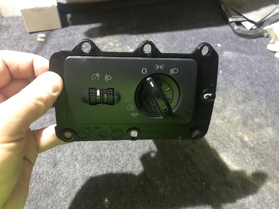 Włącznik przełącznik świateł skoda fabia 1 lift