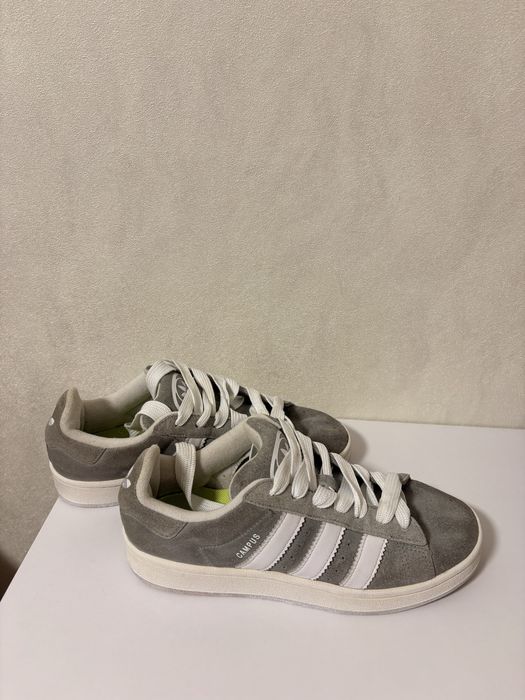 Продам чоловічі сірі кросівки оригінальні  Adidas Campus 41 ,5 р.( 27 см)