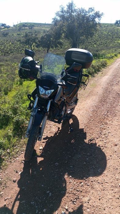 Vende se Honda Falcón 400,de 2007, com cerca de quarenta mil km