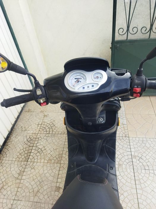 Scooter, acelera, motorizada, ciclomotor, keeway 50cc 2T de garagem