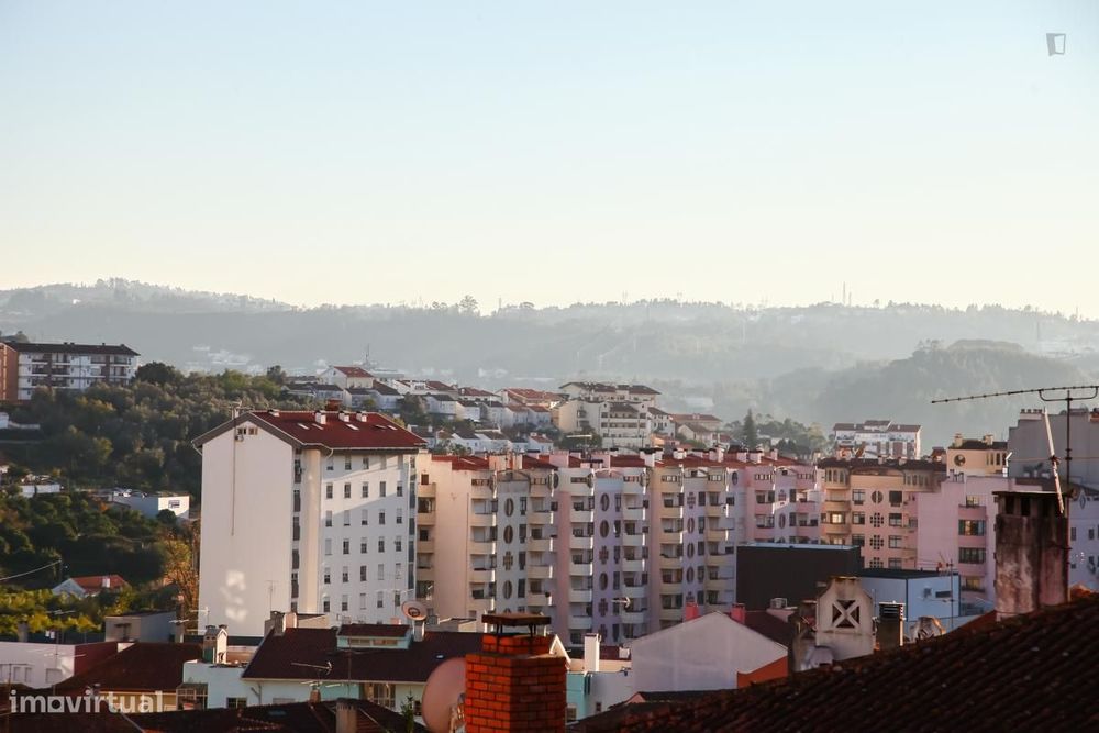 Apartamento com 1 quartos - localizado em  Coimbra