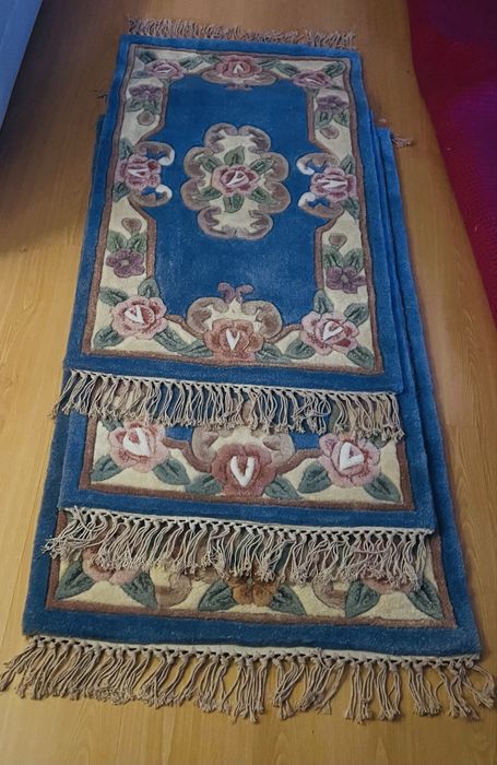 Tapetes de quarto em muito bm estado 1x20x69 -1x08x 62.