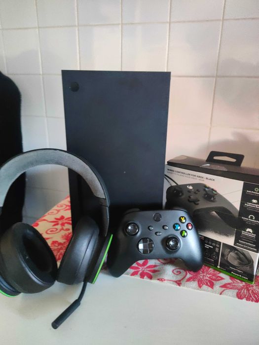 Xbox series x com 2 comandos headset