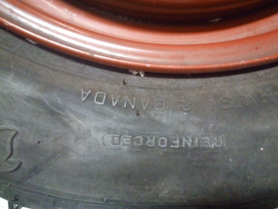 Jante de 14 polegadas Firestone, em bom estado e perfeitamente direita.