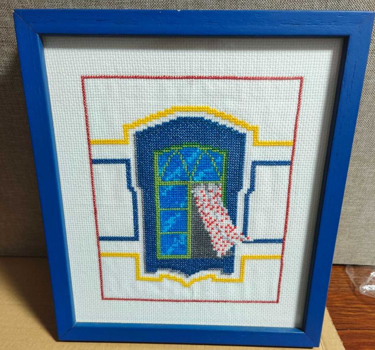 Quadros bordados em ponto cruz