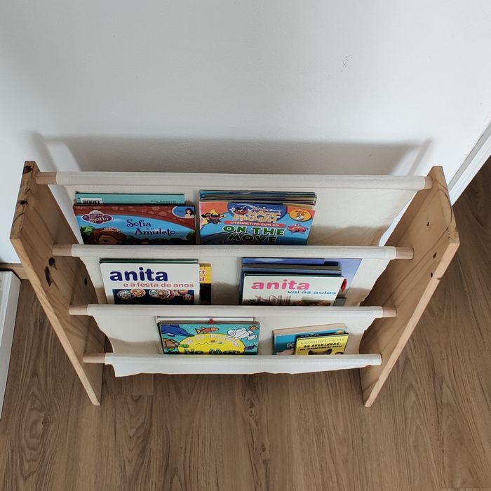 Biblioteca de madeira