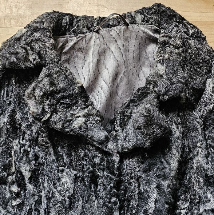 Piękne futro z karakuły