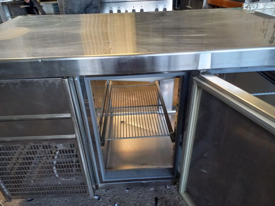 Ilha inox refrigeração portas nos dois lados