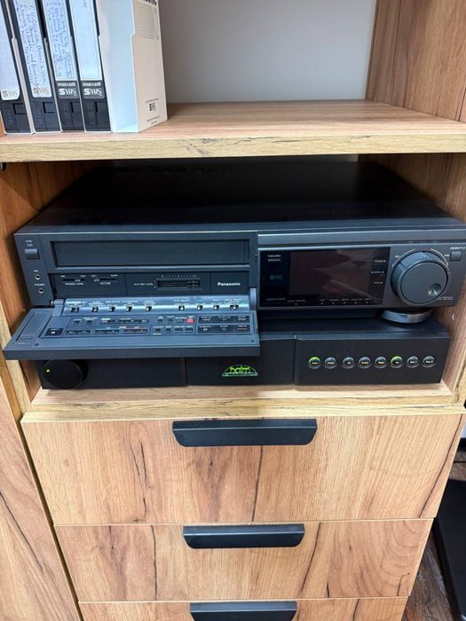 Відеомагнітофон Panasonic NV-FS100 S-VHS (Hi-Fi Stereo)