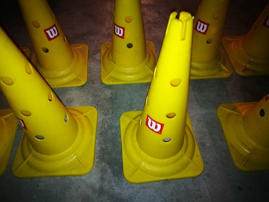 9 Cones (pinos) da WILSON para desporto