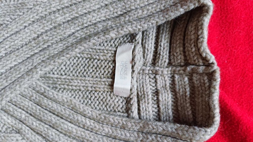Стильний жіночий светр від Marks & Spencer