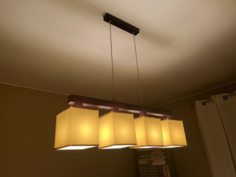 Żyrandol drewniany brązowy klosze