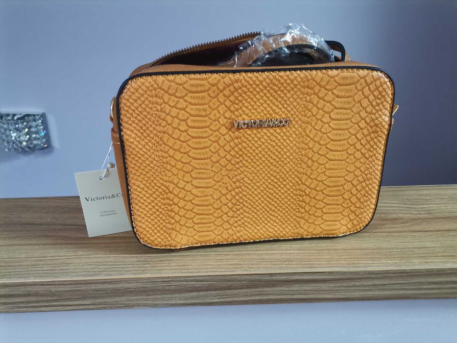 Torebka damska victoria&co musztardowa .Nowa