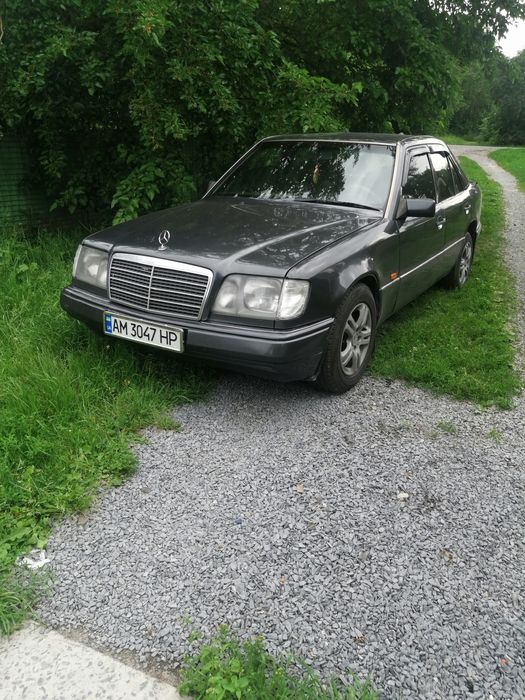 Продам мерс w124 легенда