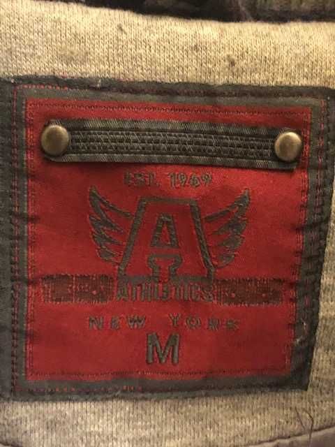 Sueter em algodão com capuz e fecho marca Athletics