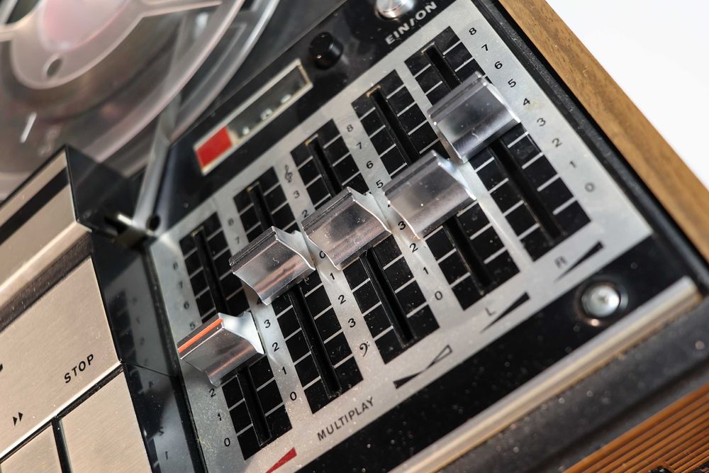 Катушечный магнитофон Grundig HiFi Stereo.