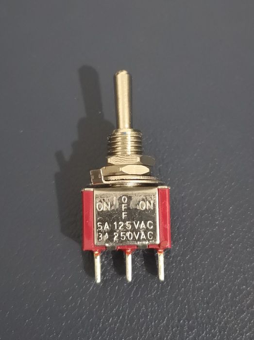 Toggle switch - momentary SPDT64739675439490121