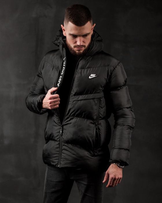 Стильна чорна куртка Nike Зима чорна пуховик
