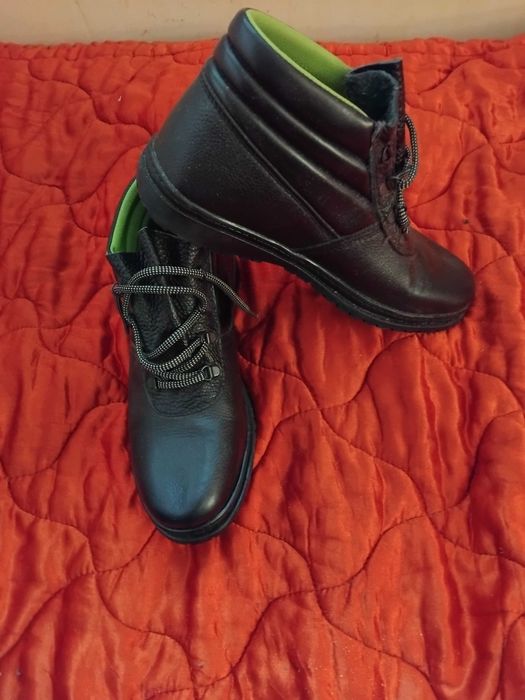 Vendo Botas de trabalho n.o 45 Novas 20 € + portes