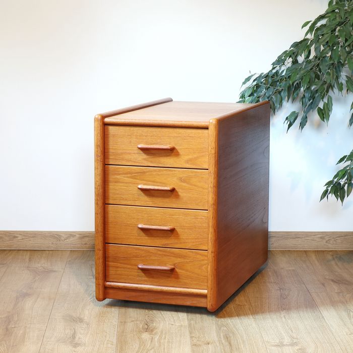 Duńska tekowy szafka cargo na kółkach vintage teak