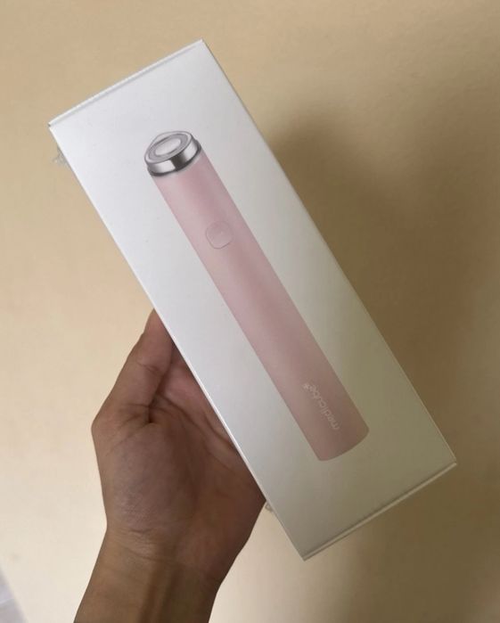 MEDICUBE Age-R Booster Pro Mini