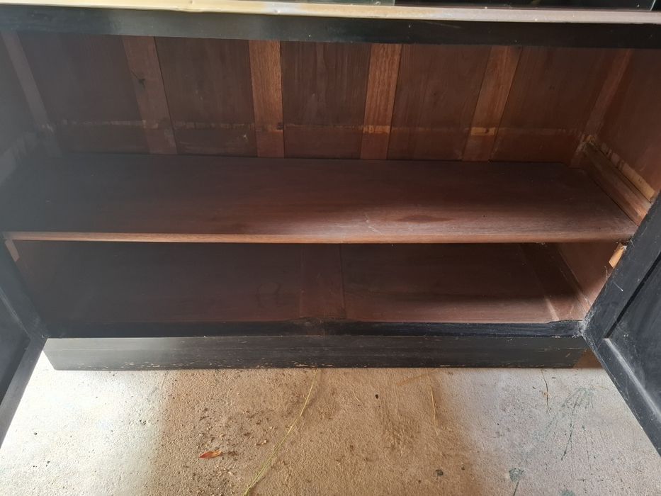 Móveis antigos para restauro