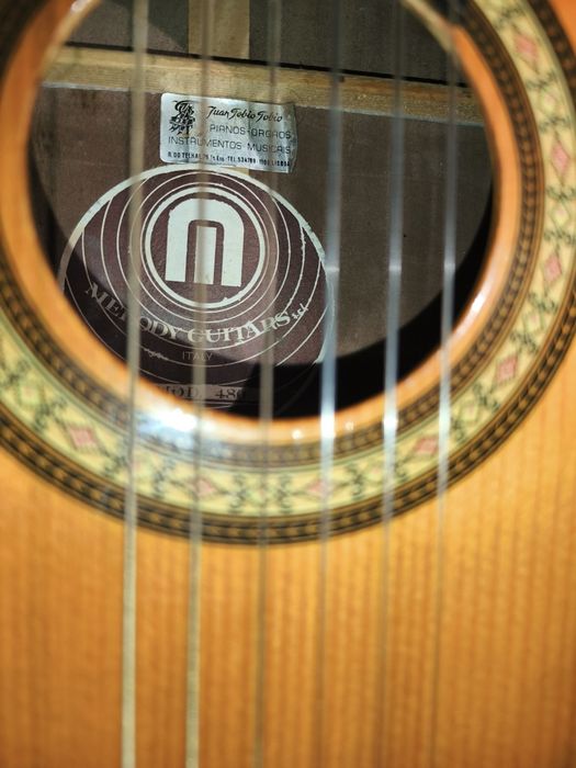 Guitarra clássica acústica