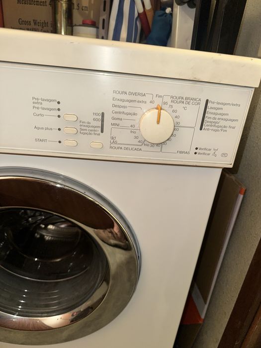 Máquina de Lavar Roupa Miele Novotronic W 828