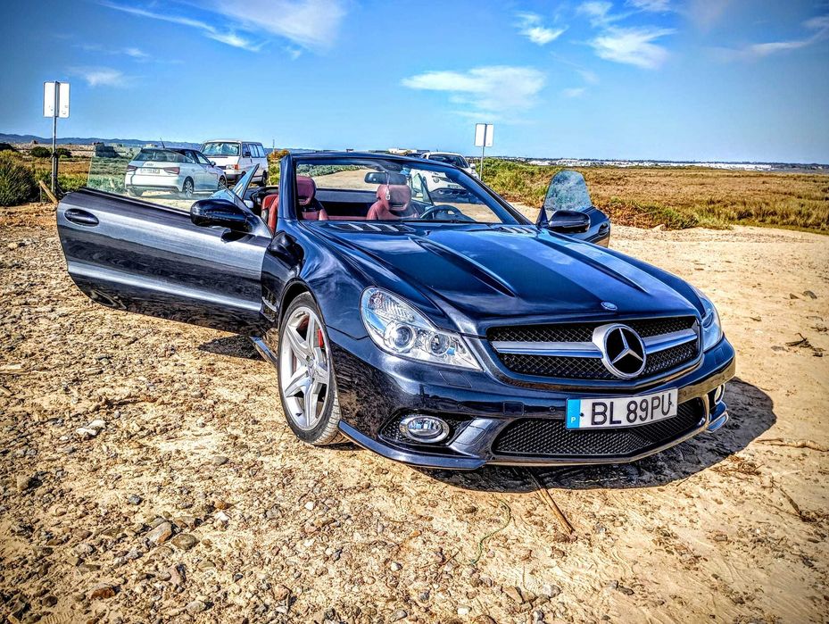 Mercedes SL 280 em estado irrepreensível.