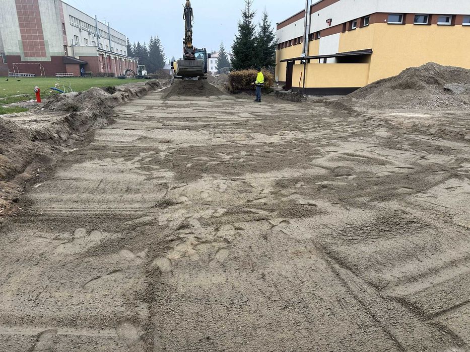 Usługi Brukarskie: Place, Parkingi, Drogi.