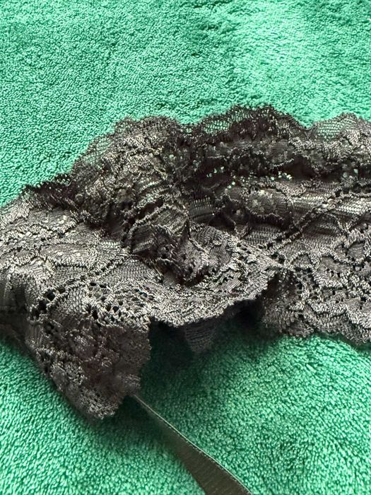 Urocze Pończochy Samonośne z Kokardą – Koronka & Silikon