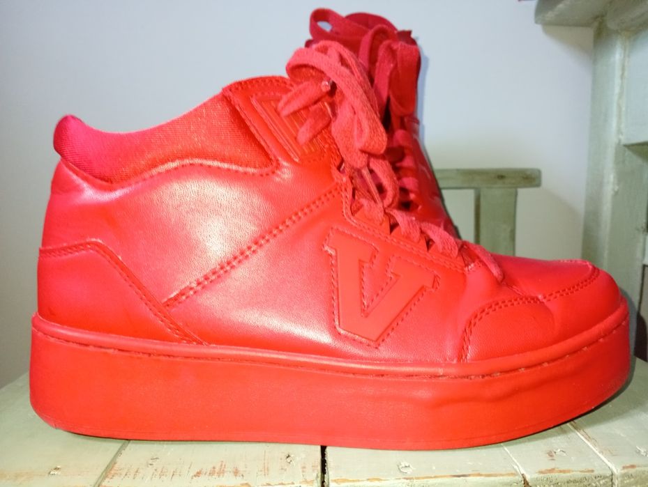Buty sportowe na koturnie Vans, sneakersy