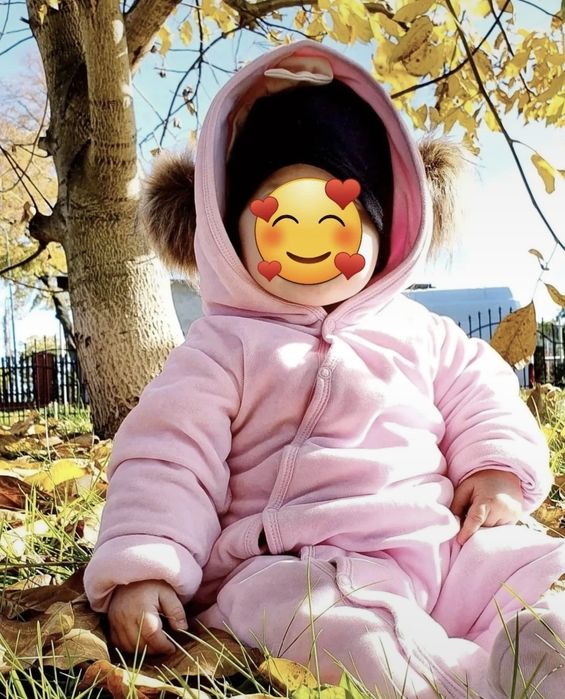 Kombinezon welurowy z pomponami niemowlęcy ocieplany  Zyzio&Zuzia