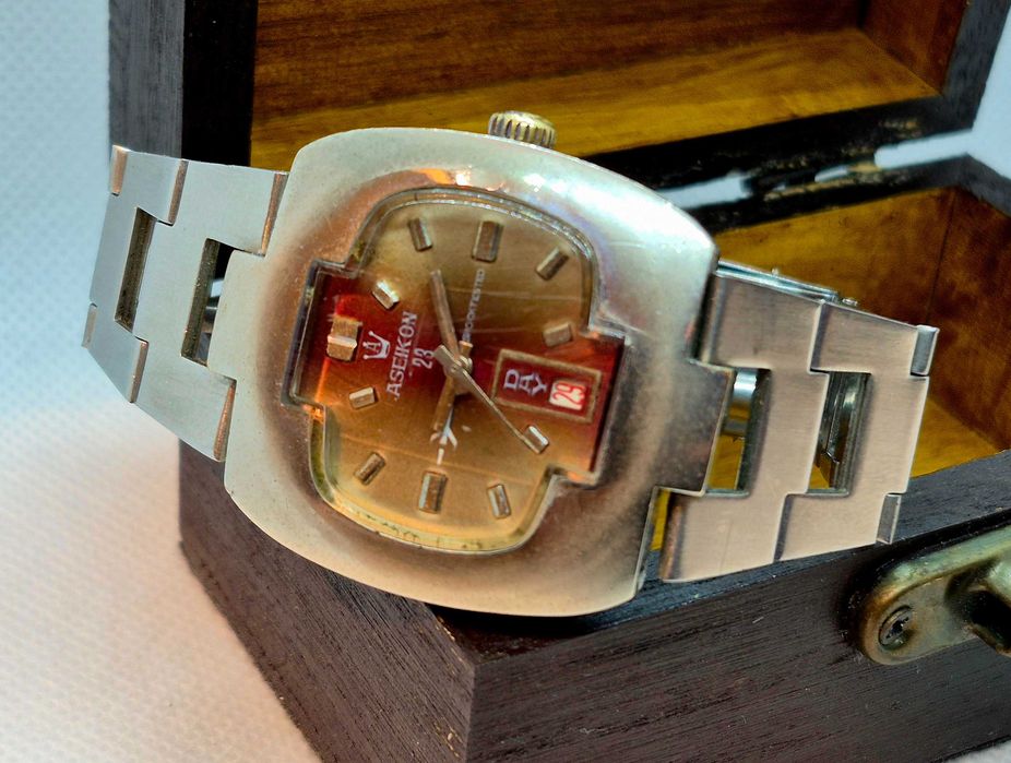 Relógio Vintage Aseikon - Modelo 23 - UMF 24 [fabricado pela Ruhla] - Totalmente original - Pulseira original
