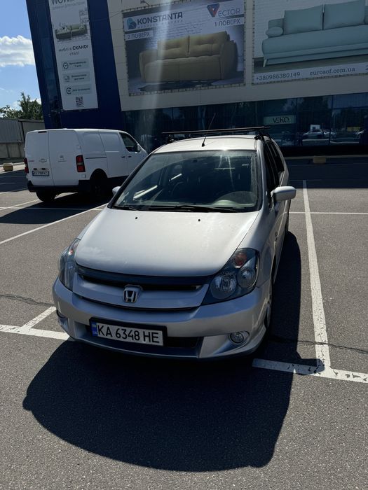 Продается хонда стрим 7 местный 2 литра бензин,газ.надежный автомобиль