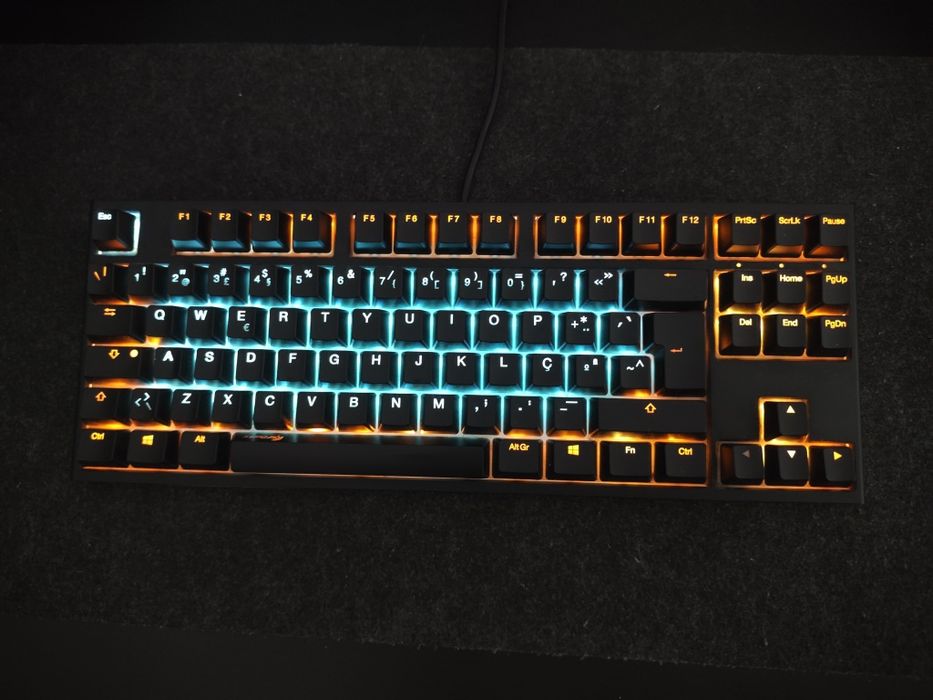 Teclado Mecânico Ducky One 2 TKL RGB