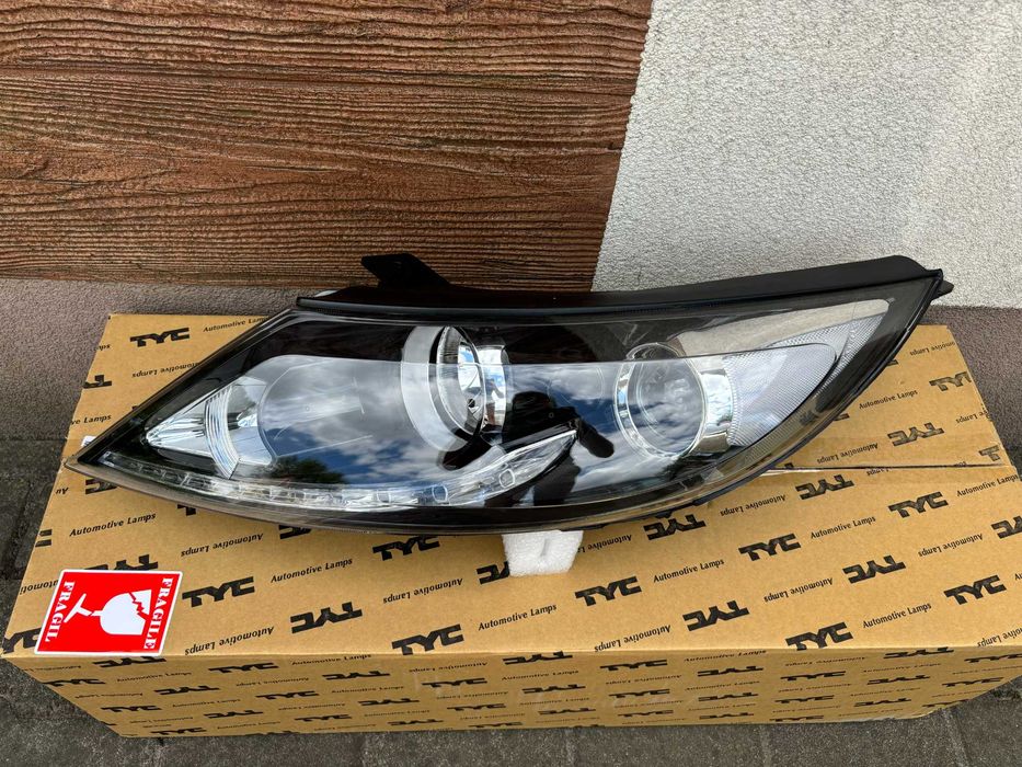 KIA SPORTAGE III 2010 - lampa przednia reflektor przód NOWY