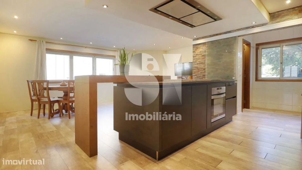 T3 Ermesinde com Garagem, Elevador e Lareira