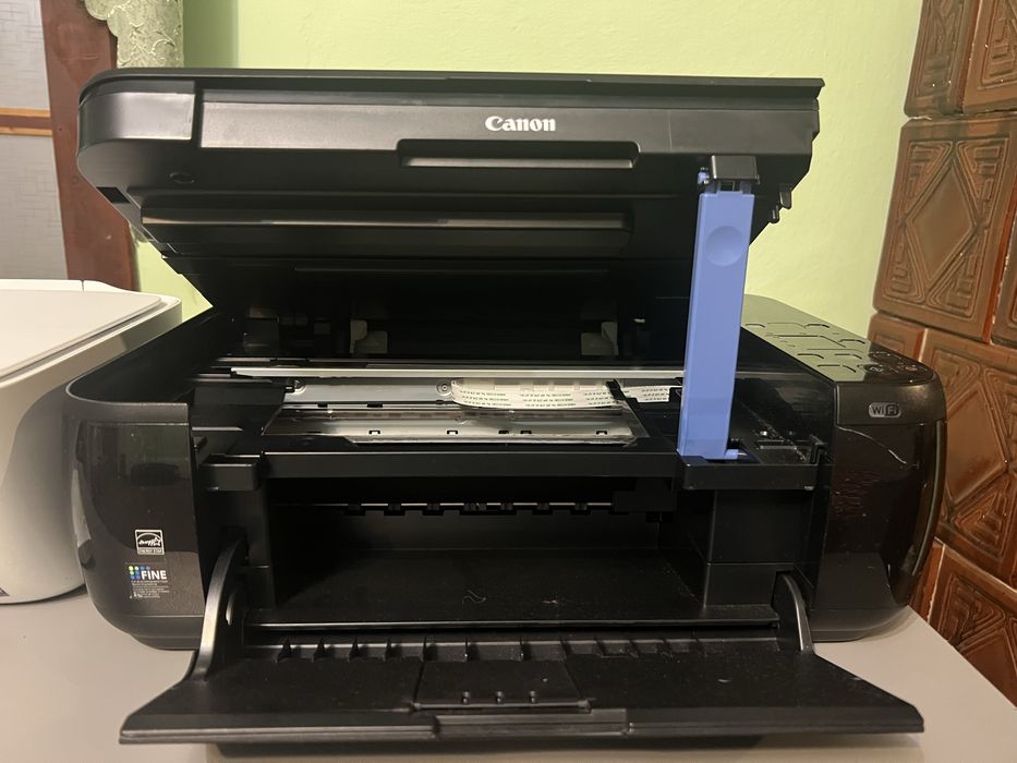 Принтер HP Принтер Canon