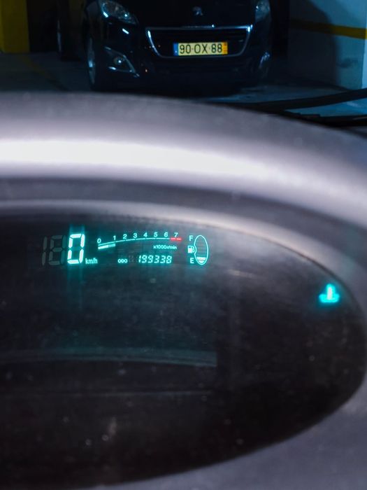 Toyota Yaris impecável