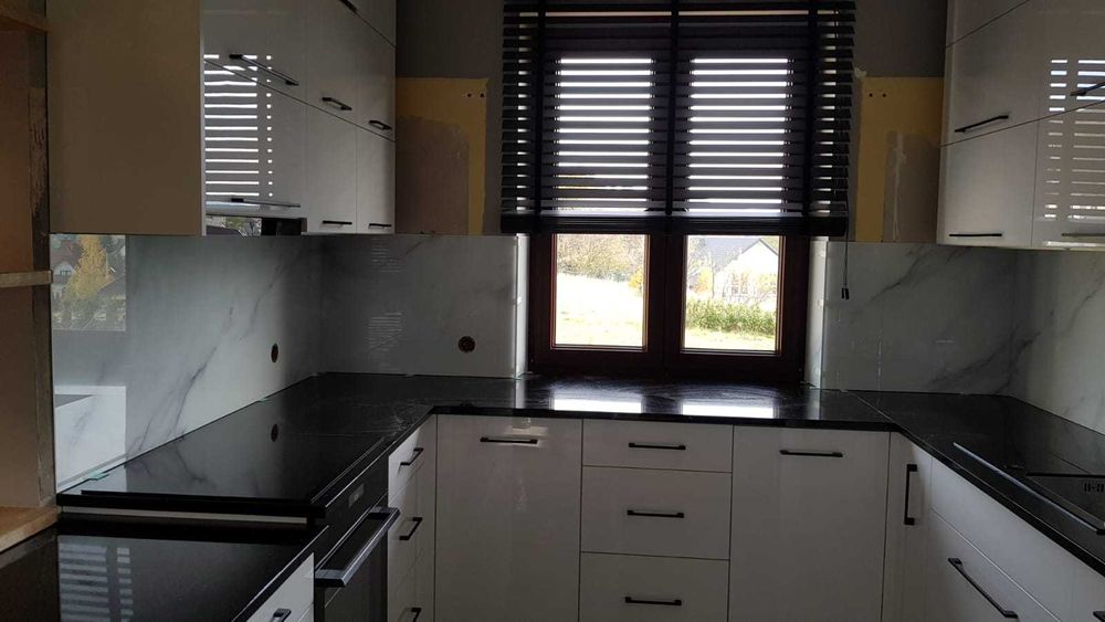 płytka  lacobel  panel szklany nadruk UV kuchnia