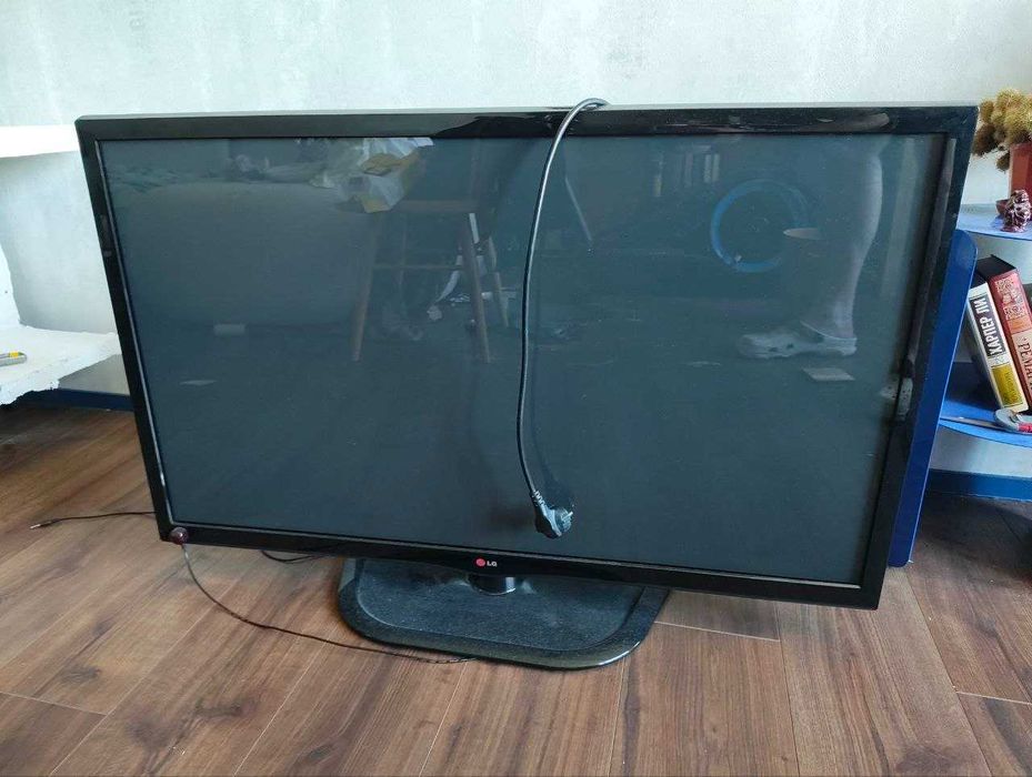 Телевізор LG 42" (42PN450B) великий екран / Самовивіз
