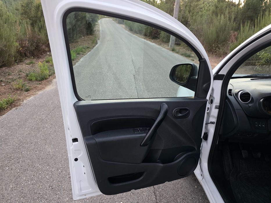 Renault kangoo iva dedutível com garantia