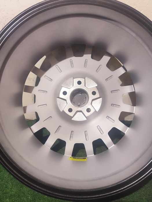 Felgi aluminiowe Ford Volvo 18" 8J Et45 5x108 Nowe Demo stan BDB
