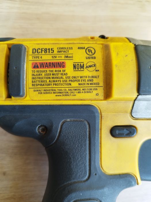 Ударный винтоверт Dewalt dcf 815